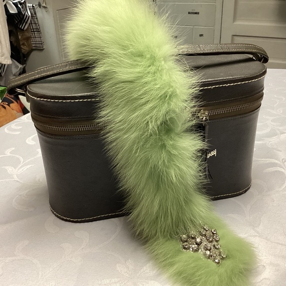 Adrienne Landau Fur Collar Wrap GREEN WITH RHINESTONES a WOW💚💚💚💚💚💚 - Picture 7 of 14